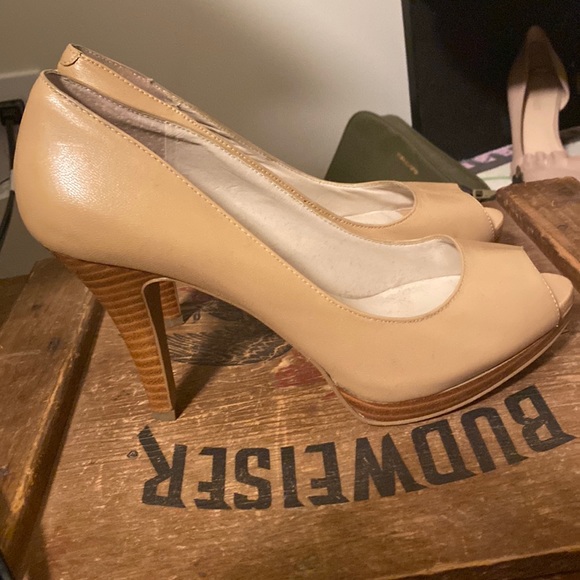 Nine West Shoes - Nine West nude heels